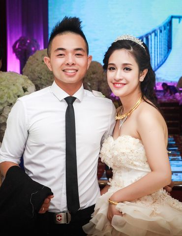 Không gian đám cưới lộng lẫy của 2 cặp hot teen Việt - Trung tâm tổ chức sự kiện và tiệc cưới Queen Bee - Hình 33