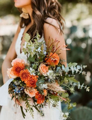 Hoa cưới tone cam đất, màu lên ngôi năm 2020 - Sea Florist - Hình 3