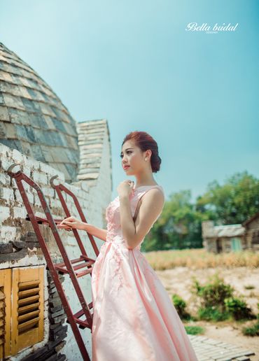 VÁY CƯỚI MÀU HỒNG PHẤN LÃNG MẠN CHO CÔ DÂU CÔNG CHÚA - Bella Bridal Viet Nam - Hình 10
