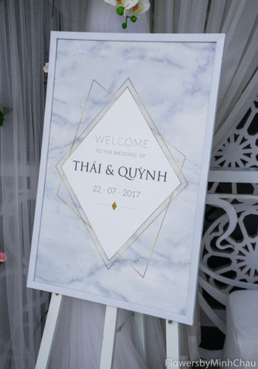 Trang trí tiệc cưới chủ đề theme màu trắng bạc - Flowers by Minh Châu - Tây Ninh - Hình 5
