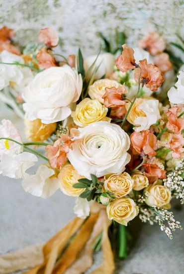 Hoa cưới tone cam đất, màu lên ngôi năm 2020 - Sea Florist - Hình 1