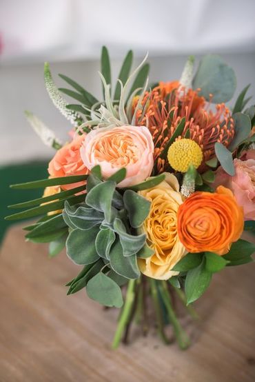 Hoa cưới tone cam đất, màu lên ngôi năm 2020 - Sea Florist - Hình 5