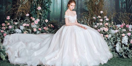 Hướng dẫn cô dâu cách chọn váy cưới theo dáng người - Blog Marry
